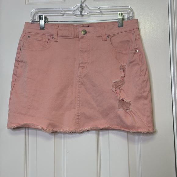 PrettyLittleThing Pink Mini Skirt for Casual Wear - Picture 3 of 7